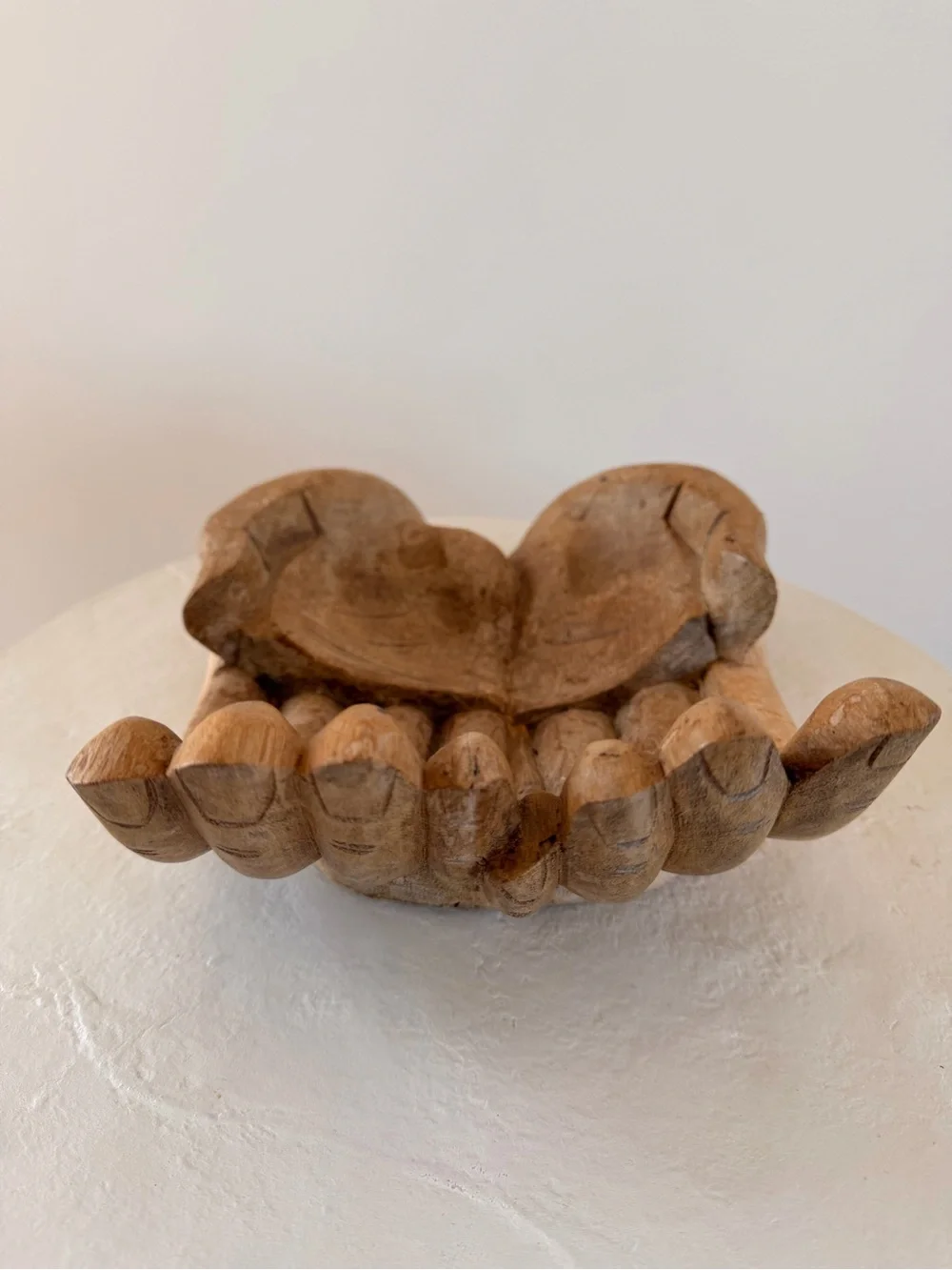 CARVED SUAR WOOD CUPPED/BEGGING‎ HANDS OFFERING SCULPTURE BOWL RUSTIC JAPANDI